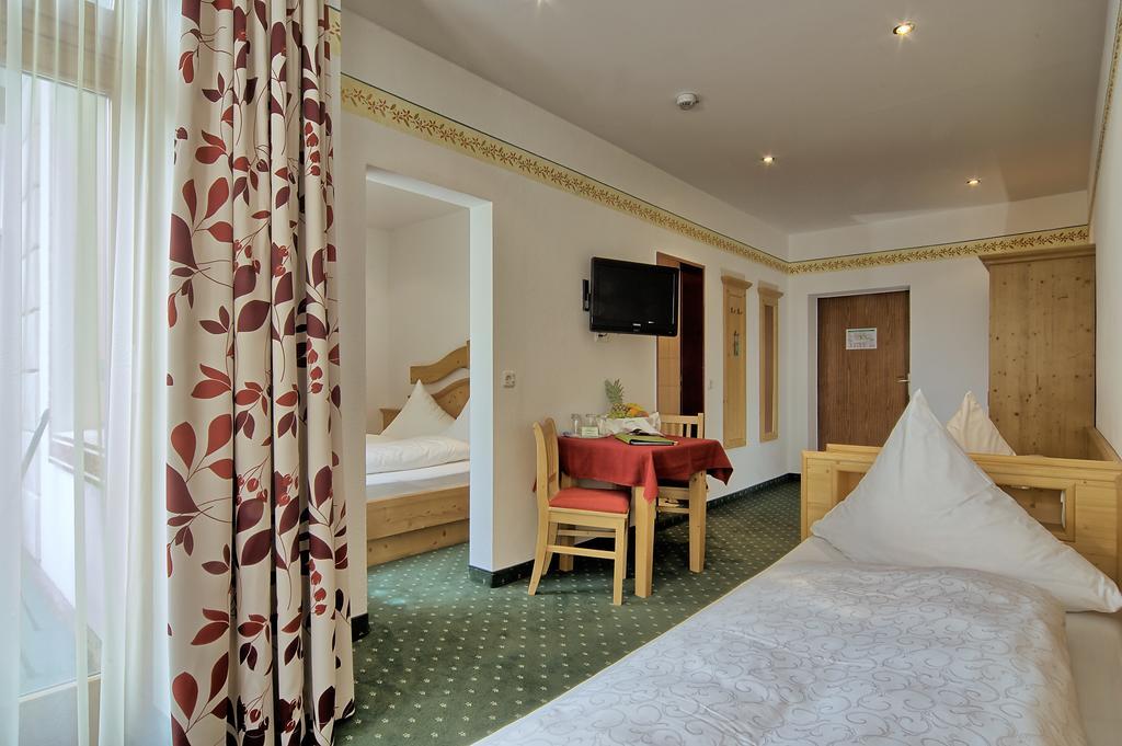 Hotel Grunberger Superior Berchtesgaden Room photo